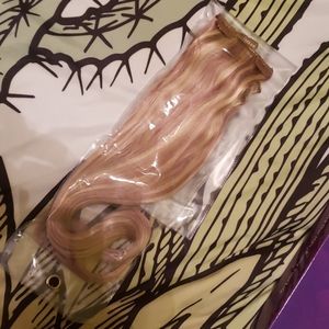 Hair extensions 18in (clip in)